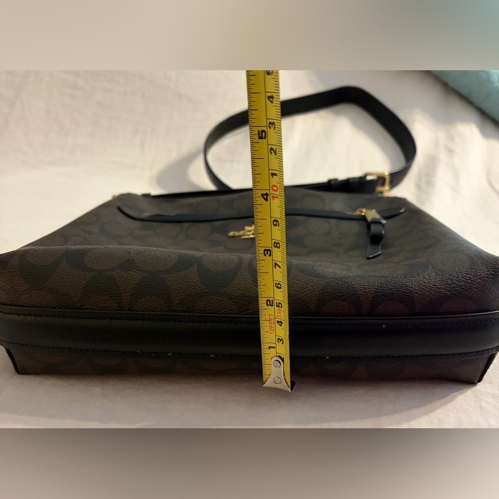Coach Classic Signature “C” Brown and Black Purse🤎🖤 - Picture 11 of 12